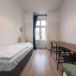 Appartement Safarikova 18 *