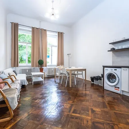 Safarikova 18 Apartment
