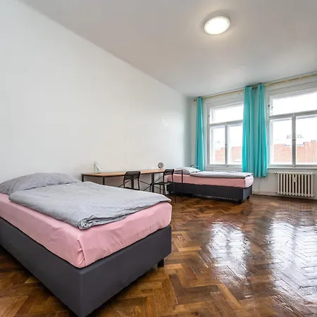 Safarikova 18 Apartment Prag
