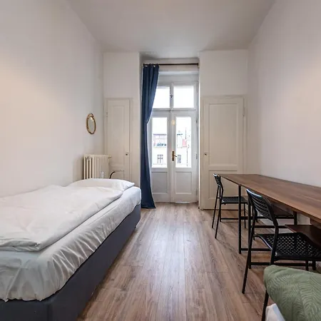 Apartment Safarikova 18 *