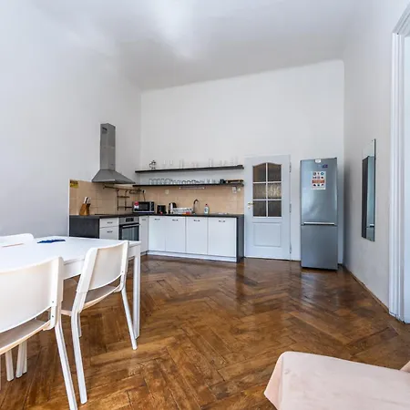 Apartment Safarikova 18