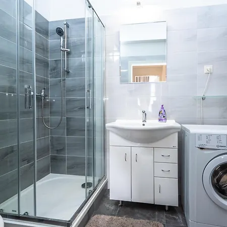 Apartment Safarikova 18 *