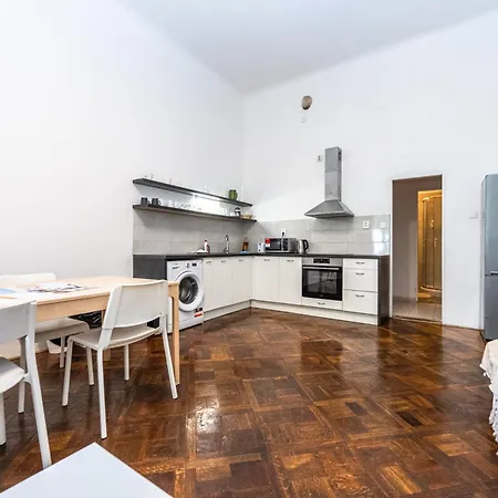 Safarikova 18 * Prag
