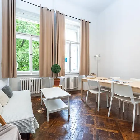 Apartment Safarikova 18 *
