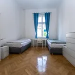Safarikova 18 Апартаменты *