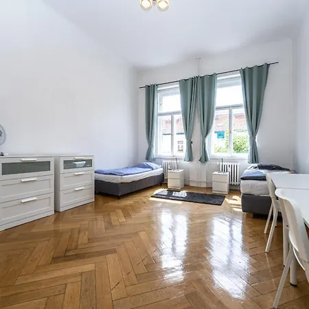 Safarikova 18 * Prague