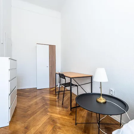 Safarikova 18 Appartement *