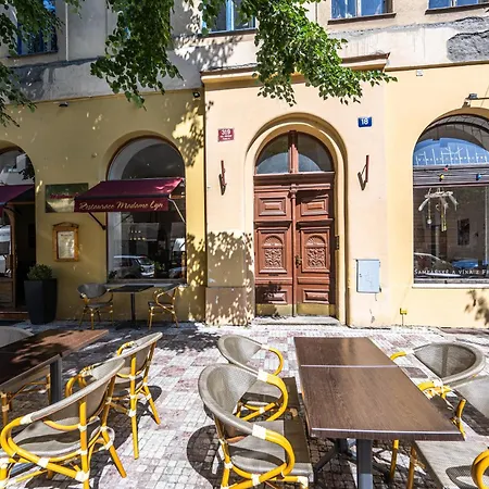 Safarikova 18 * Prague